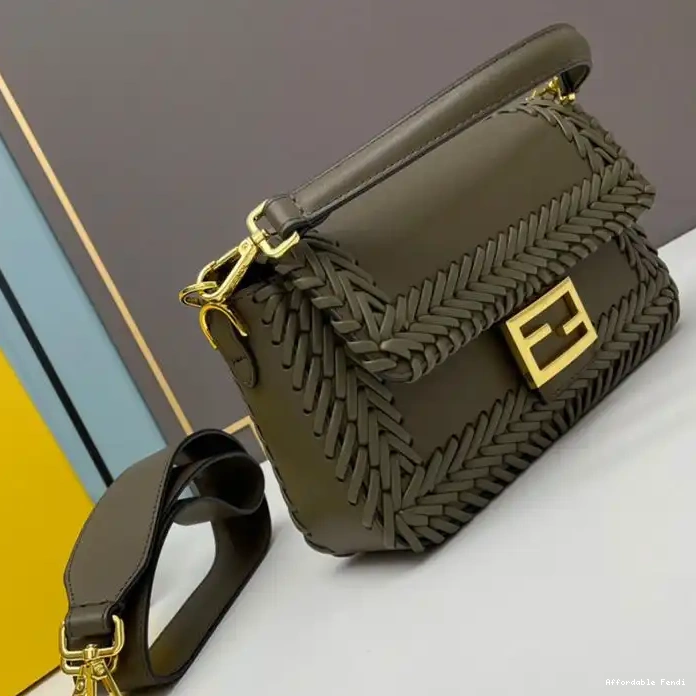 Affordable Affordable In Medium Baguette Green Bag Stitching Leather Fendi 0218