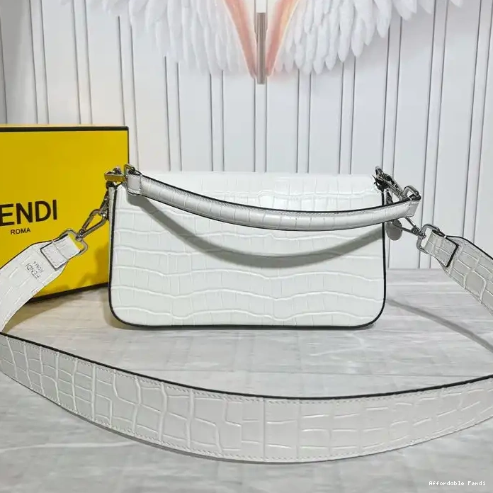 Affordable Affordable White Bag Fendi Crocodile Leather Baguette Tiffany Medium In 0222