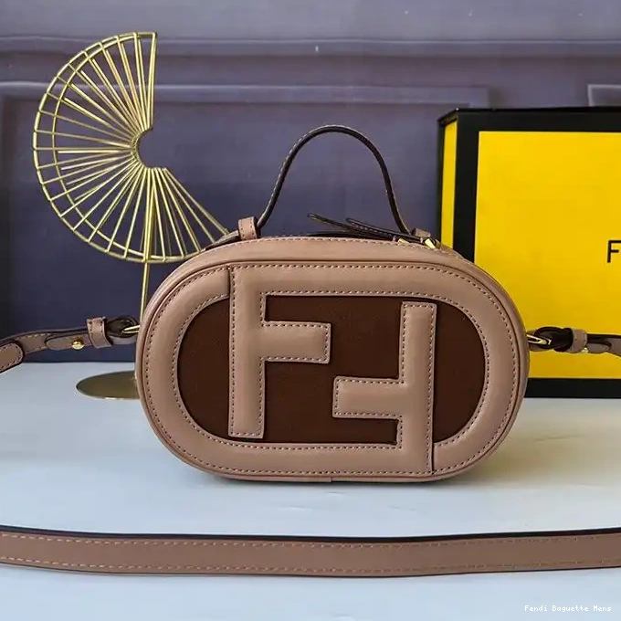 Affordable Affordable Case Leather Camera O'Lock Calf In Grey Mini Fendi 0221