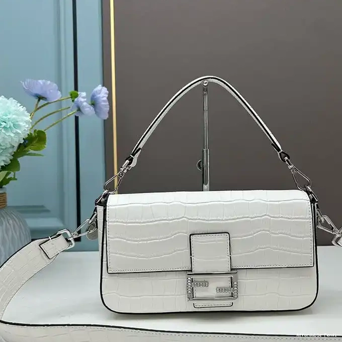 Affordable Affordable Bag Re-Edition In White Fendi Medium Crocodile Baguette Leather 0209